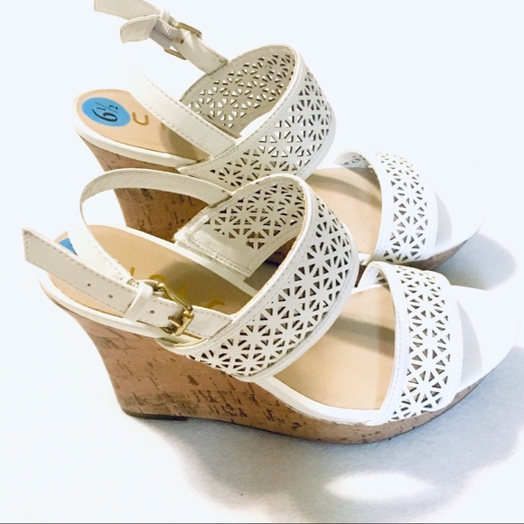 ❌SOLD❌ Unisa White Wedge Heel Sandals NEW W TAGS - Picture 5 of 8